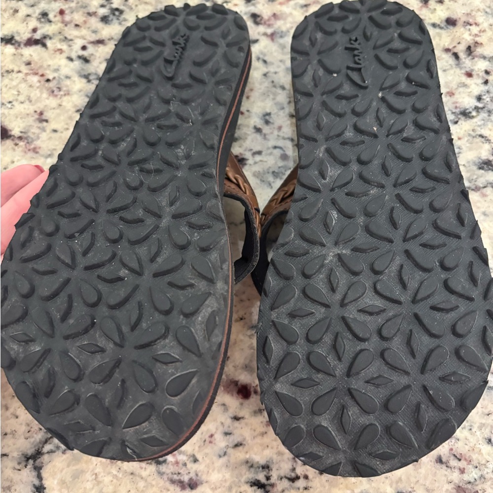 Clarks Brown Braided Leather Thong Sandals - Picture 5 of 5